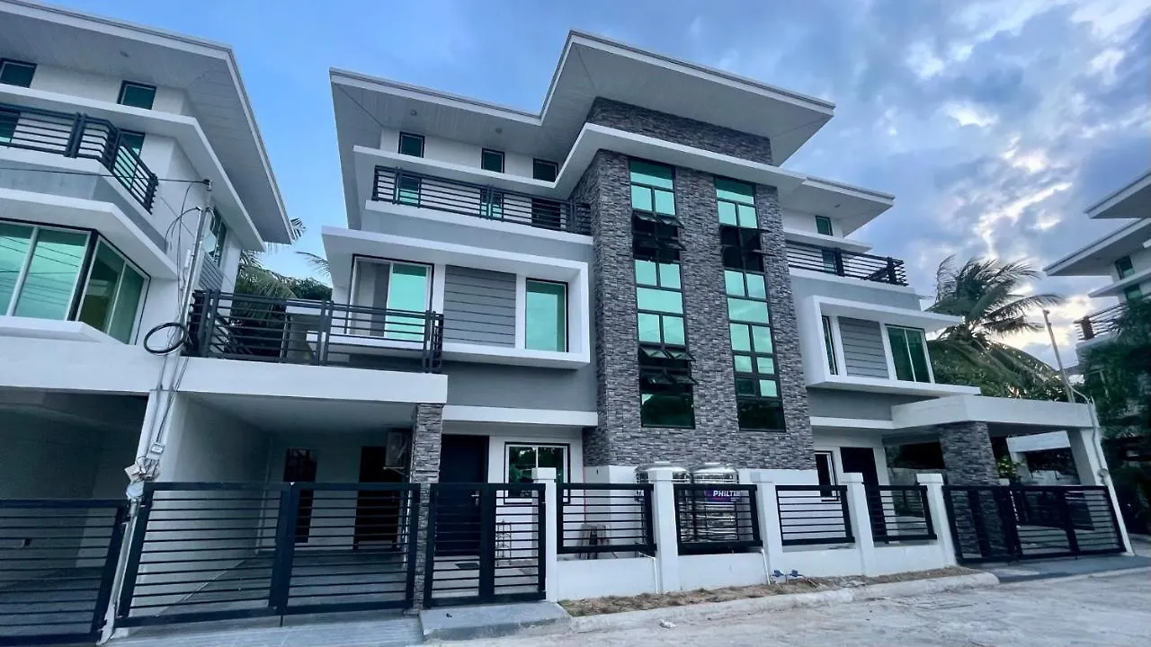 Davao City New Big Cozy 3 Bedroom House Blue