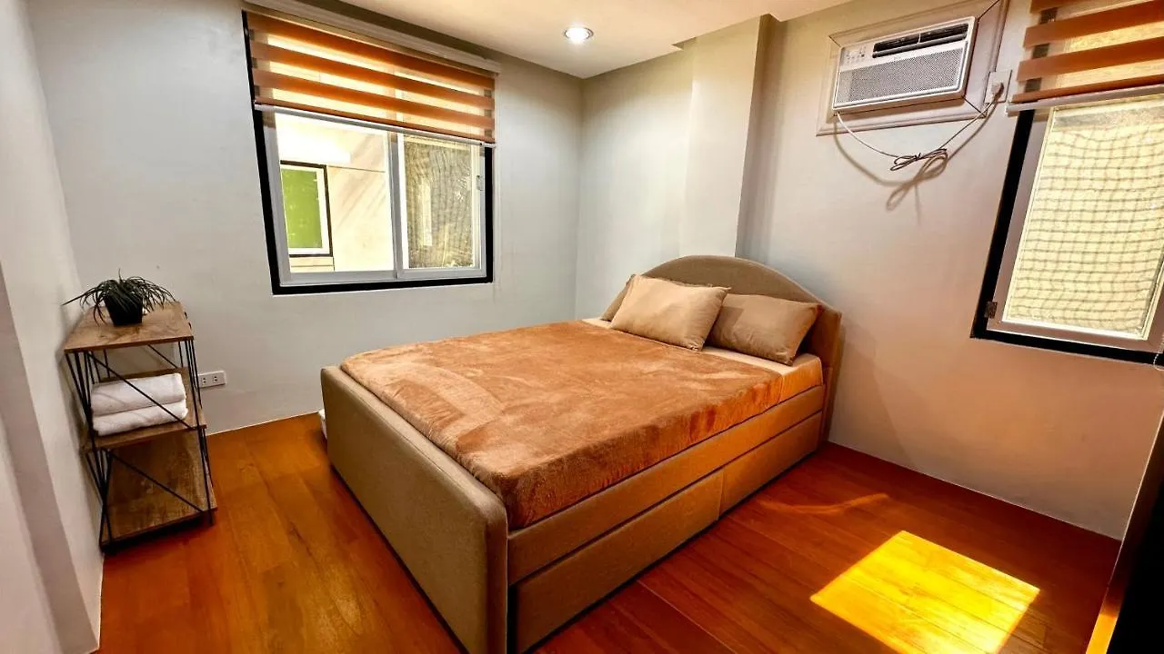 Davao City New Big Cozy 3 Bedroom House Blue בית נופש