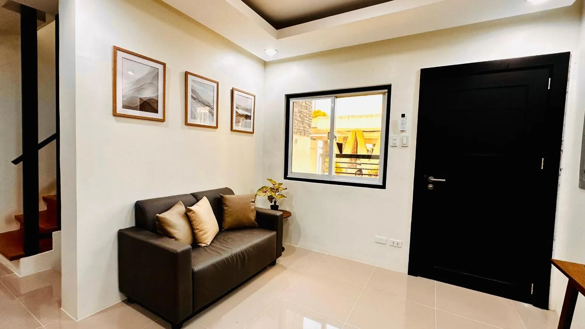 בית נופש Davao City New Big Cozy 3 Bedroom House Blue